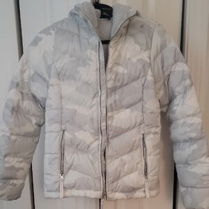 The North Face Gray Camo Womens Coat Xs